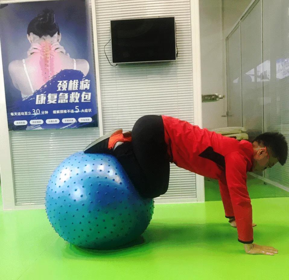 世界脊柱日别再忽视脊柱问题,一套很实用的腰椎病自我矫正方法