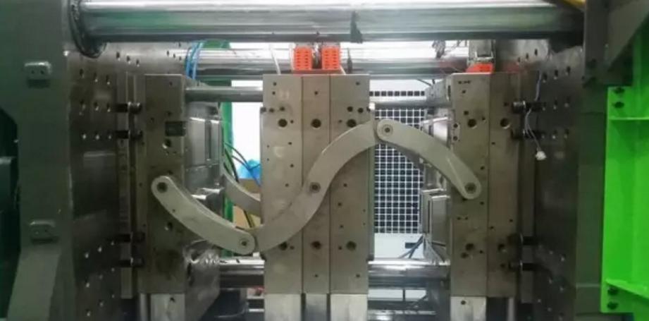 注塑机开锁模时快时慢,注塑机锁模失败怎么办