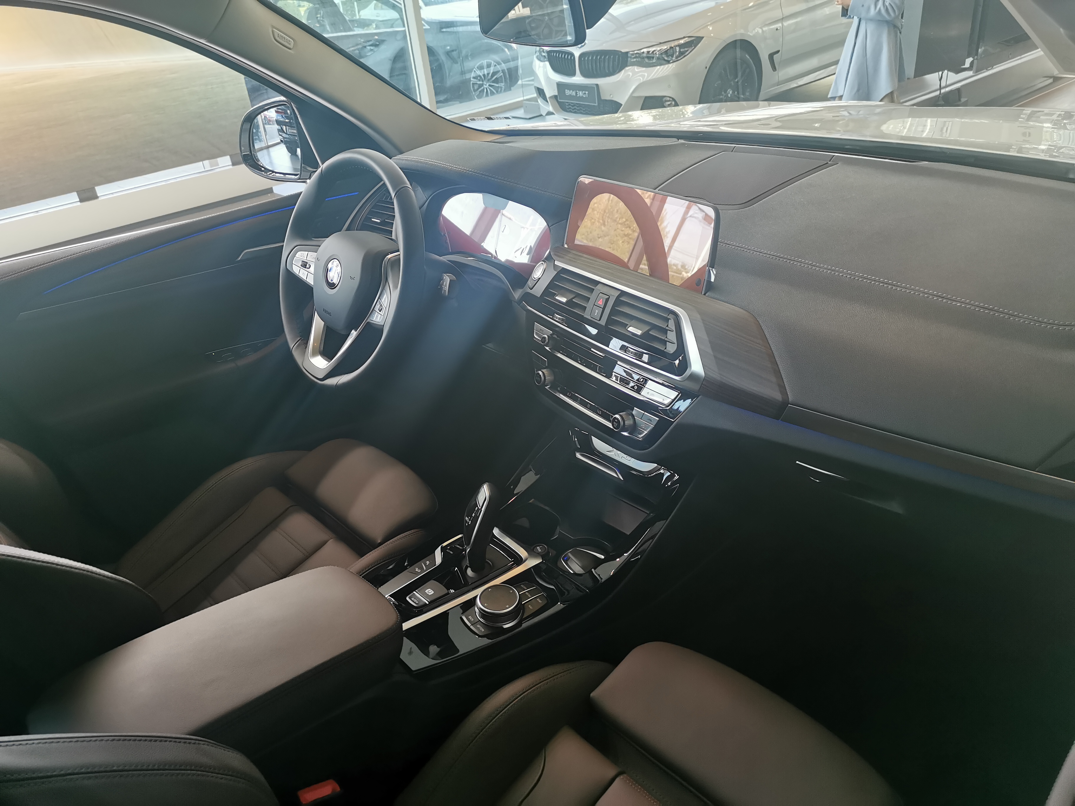 新款宝马x328i值得买吗,80后大叔宝马车