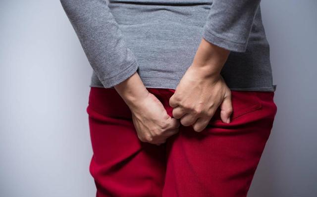 脸下面长痘痘是什么原因,女性下巴长痘痘是什么原因