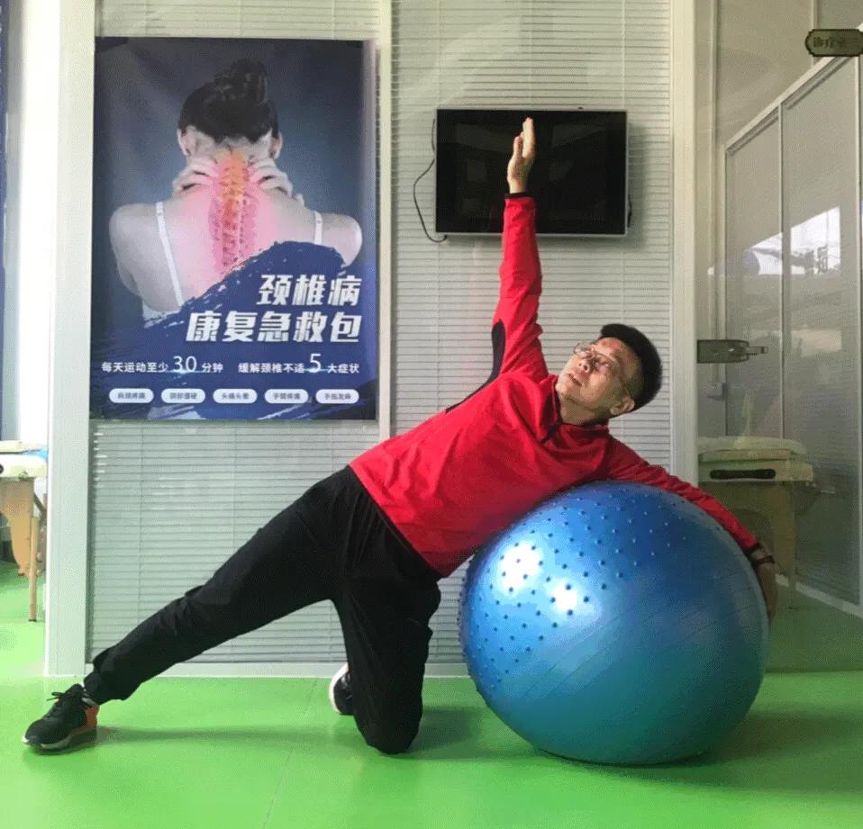 世界脊柱日别再忽视脊柱问题,一套很实用的腰椎病自我矫正方法
