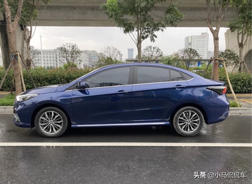 别克英朗1.5与艾瑞泽1.5l哪个好,艾瑞泽5plus和别克英朗哪个好