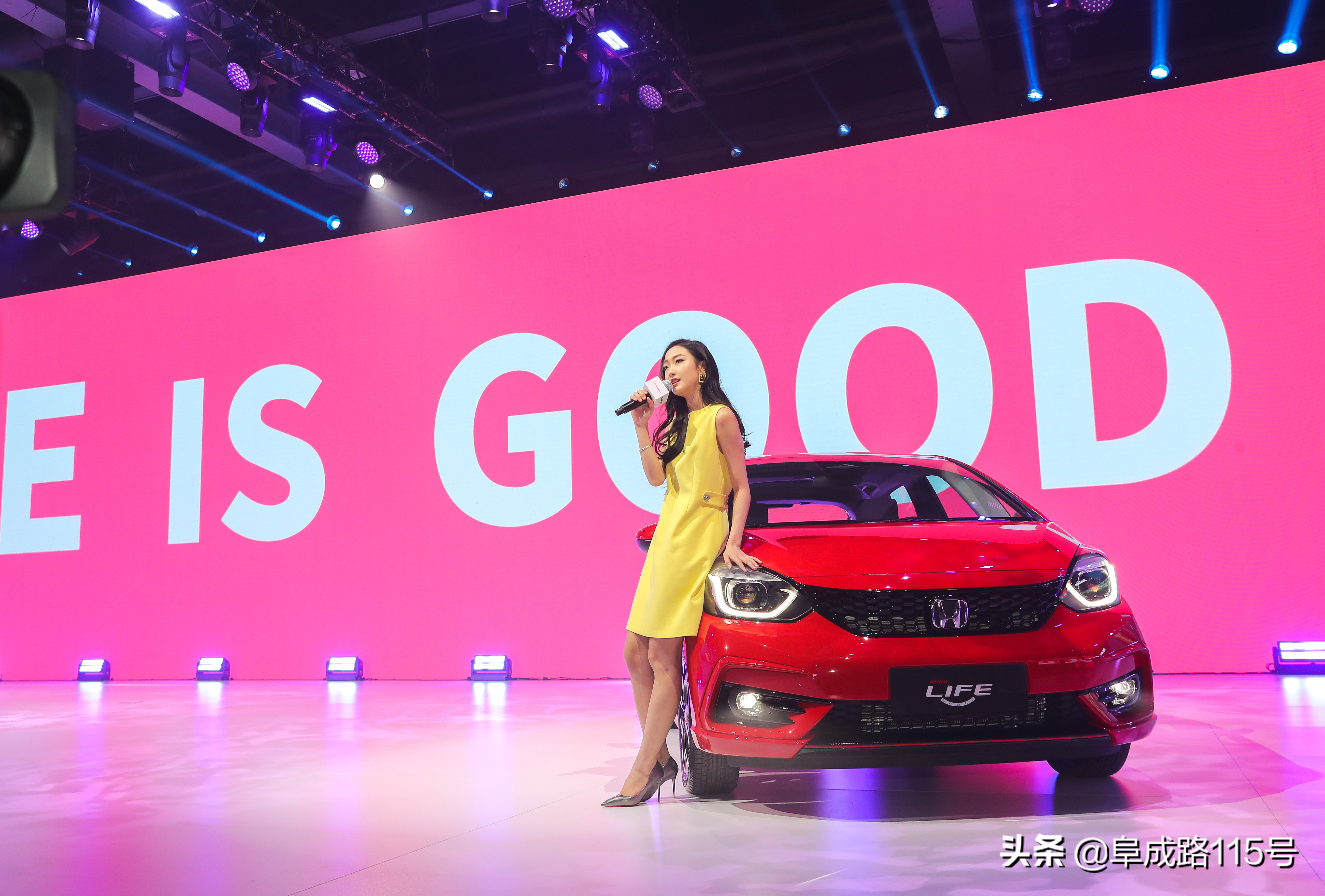 全系标配led车灯灯组,来福酱心动版裸车九万贵吗