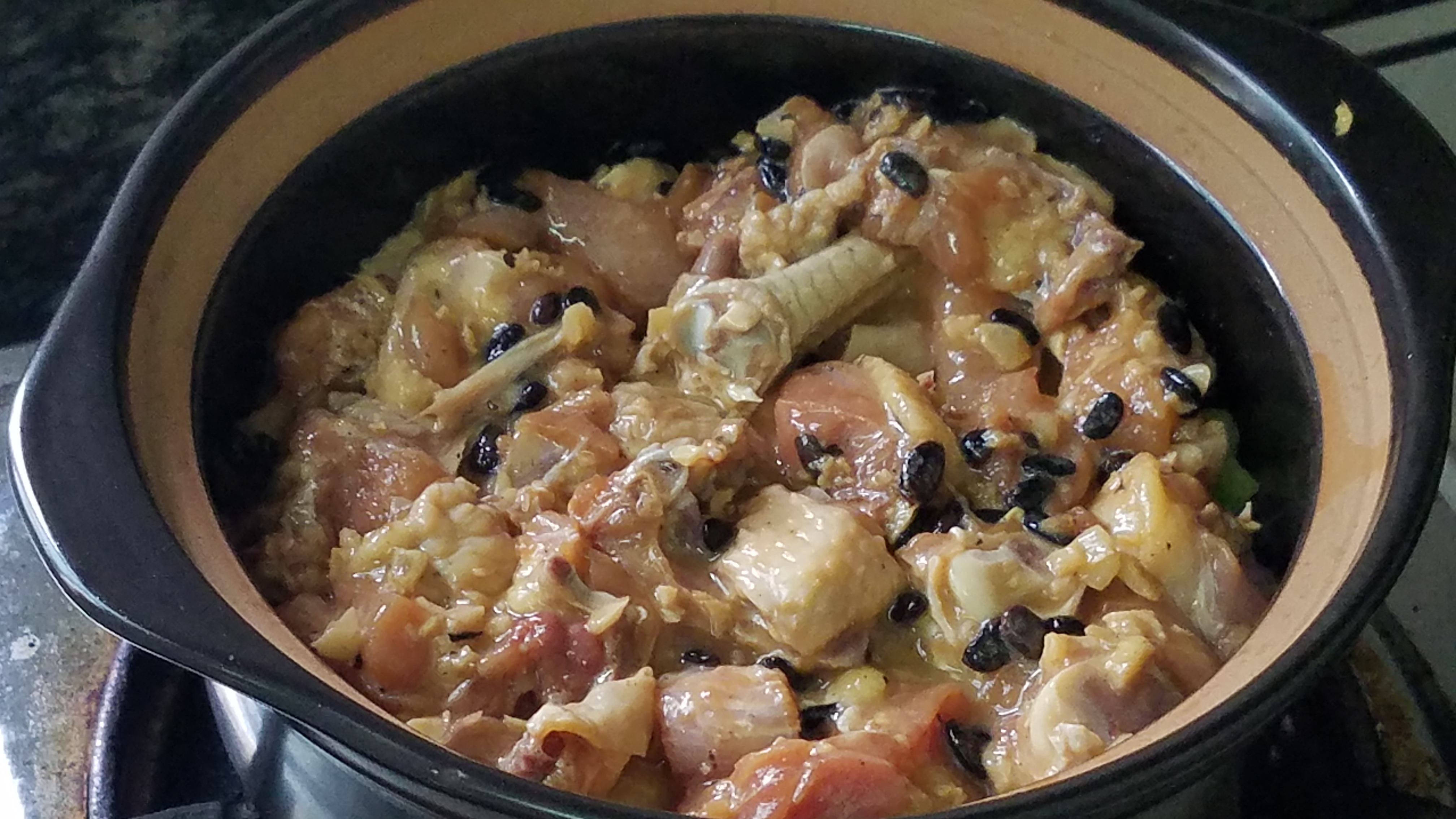 香喷喷的鸡肉煲,鸡肉香嫩的制作方法