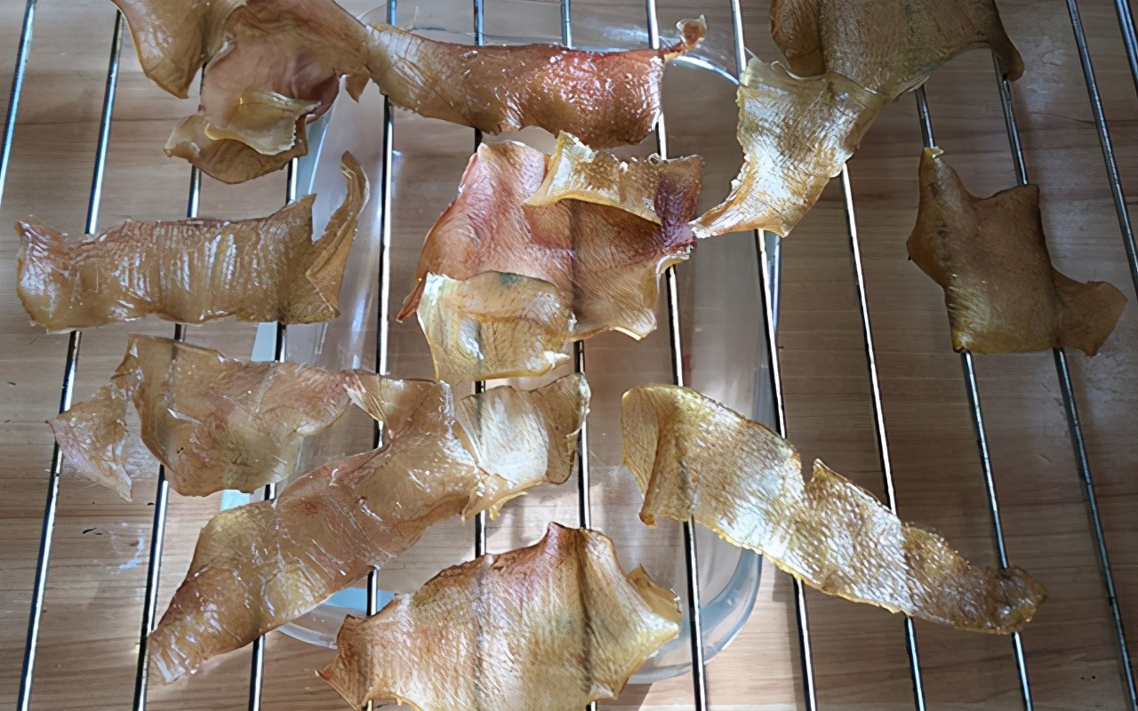 猪皮不用晒怎么做才好,发猪皮的全过程