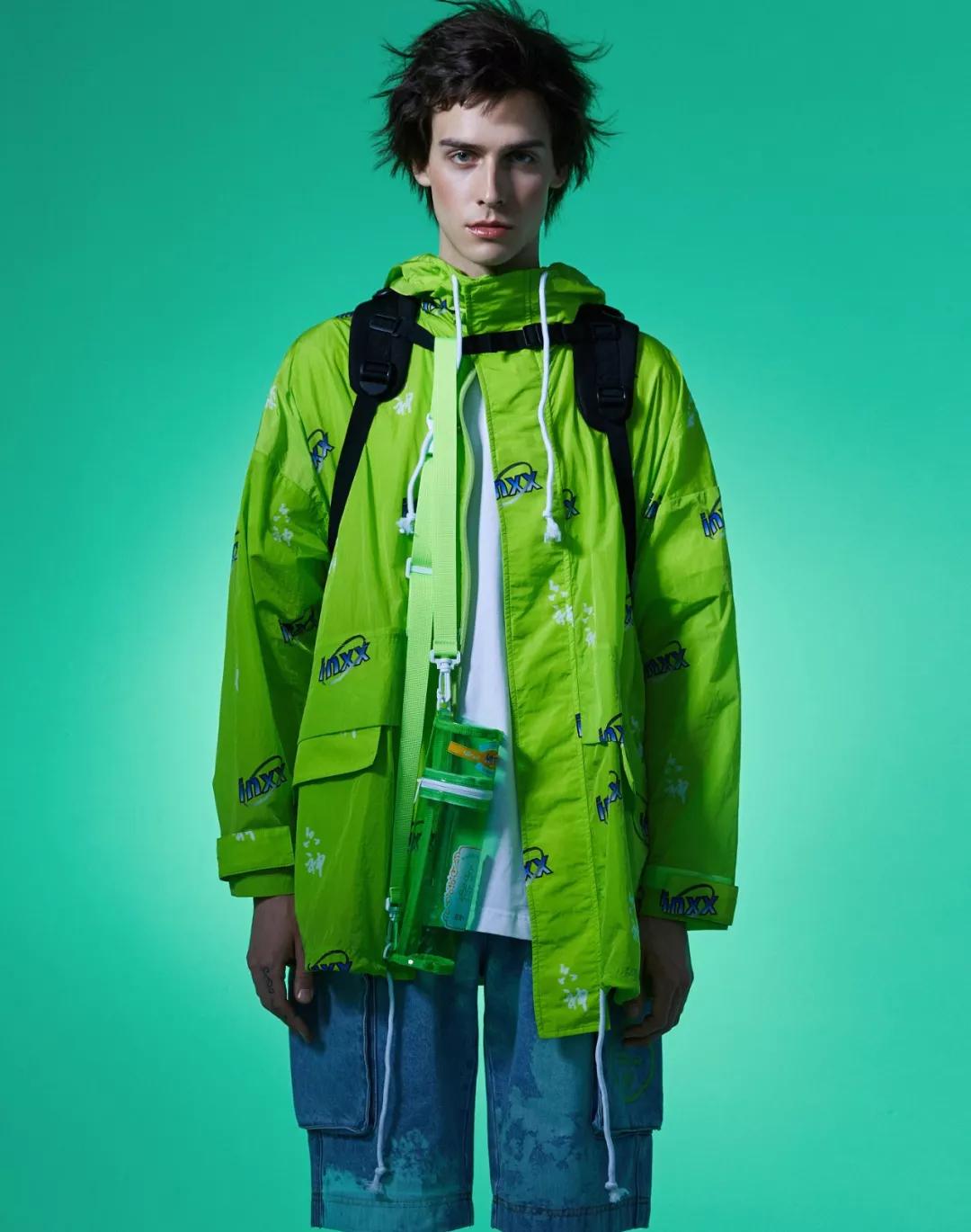 新的脑白金广告,洗脑广告鼻祖脑白金跨界出潮服