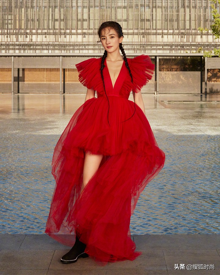 李宇春、杨幂同款仙女裙，千元就能拿下