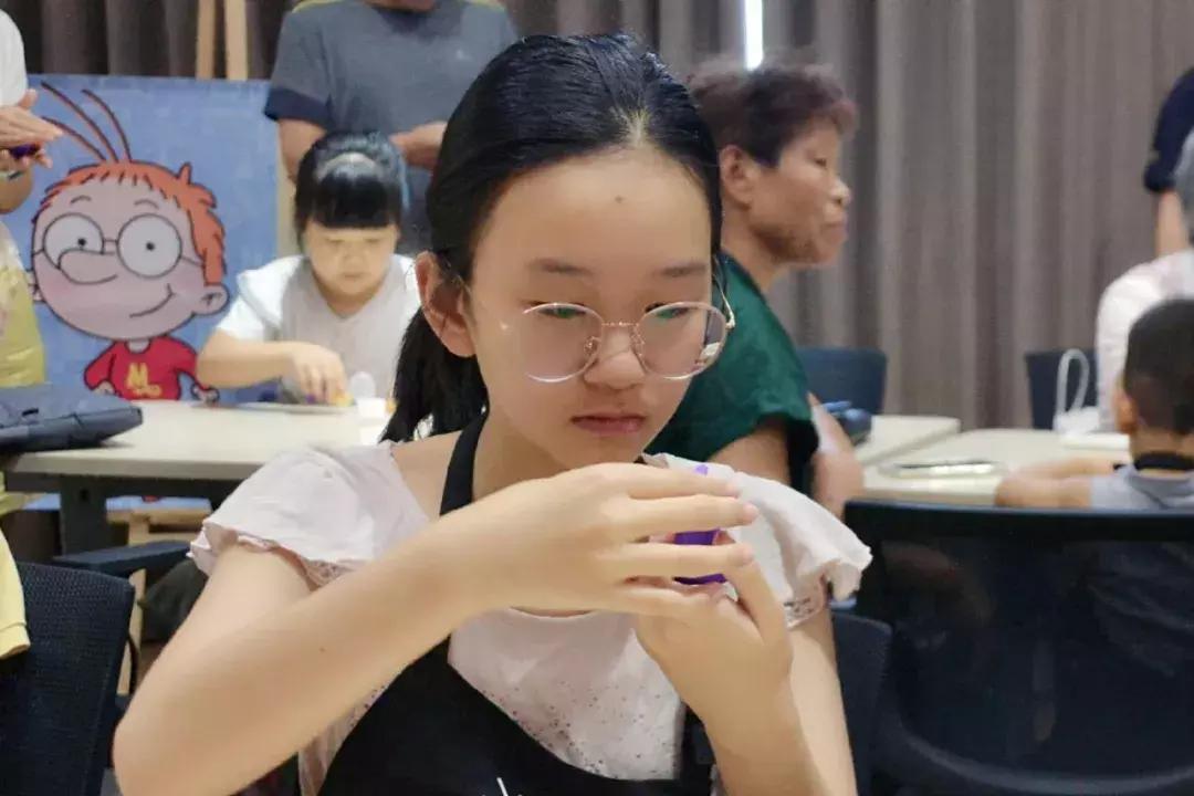 天哪！大家今天都化身为小女巫啦！