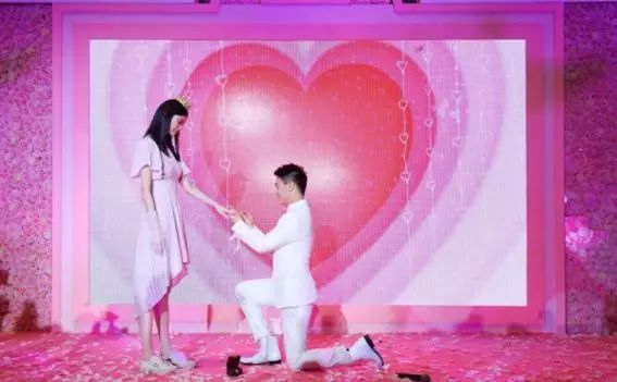 何猷君求婚离场,何猷君吴昕