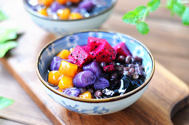 龟苓膏与烧仙草夏天哪个受欢迎,夏季甜品龟苓膏和烧仙草