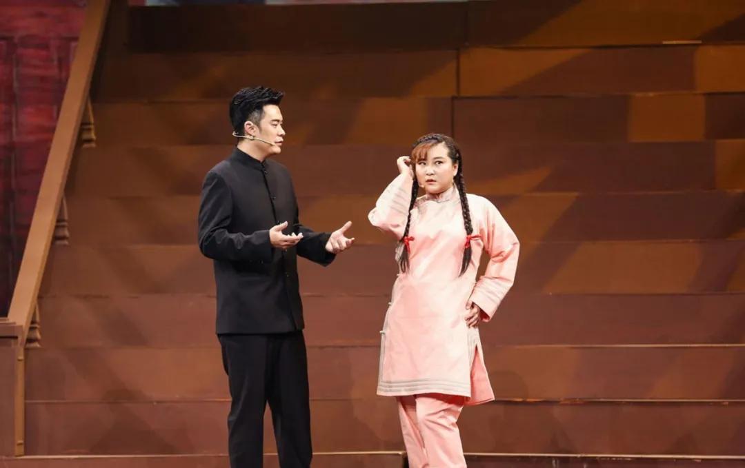 沈腾小时候最新视频,沈腾小时候照片