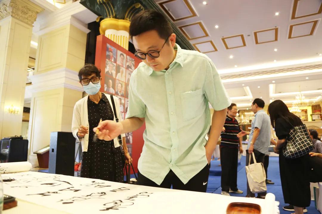 让艺术走进生活让陶艺丰富生活,让艺术品走进生活