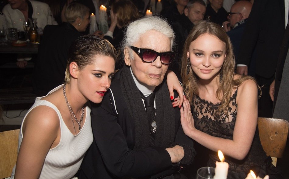 时尚界的“凯撒大帝”老佛爷去世，一个时代终结了！