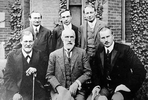 荣格心理成长是痛苦的过程,荣格的性格哲学