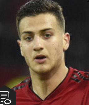 国际足球转会实时更新,踢球者即时滚球