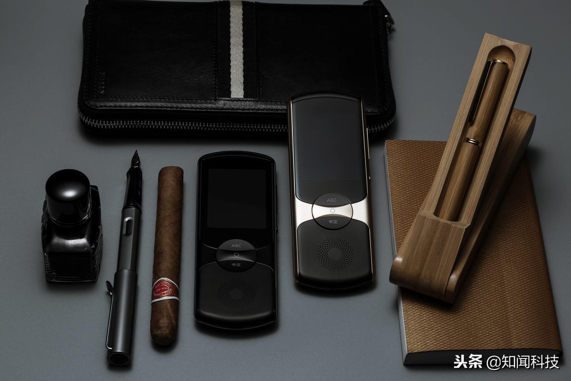 可以翻译各国语言的翻译器,有了翻译器还用学外语吗