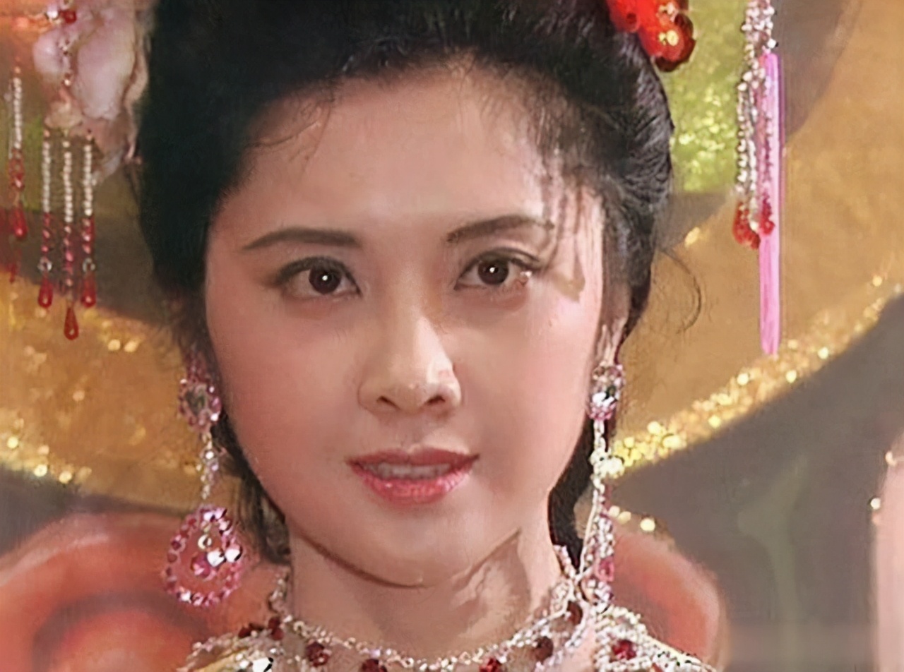 猪八戒为何不敢动女儿国国王,女儿国国王打的过猪八戒吗