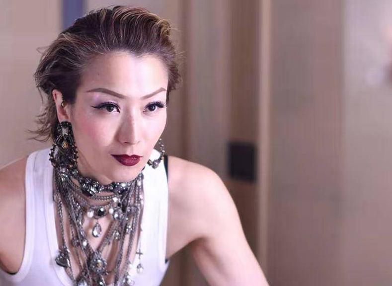 郑秀文蔡依林颁奖典礼,郑秀文和蔡依林