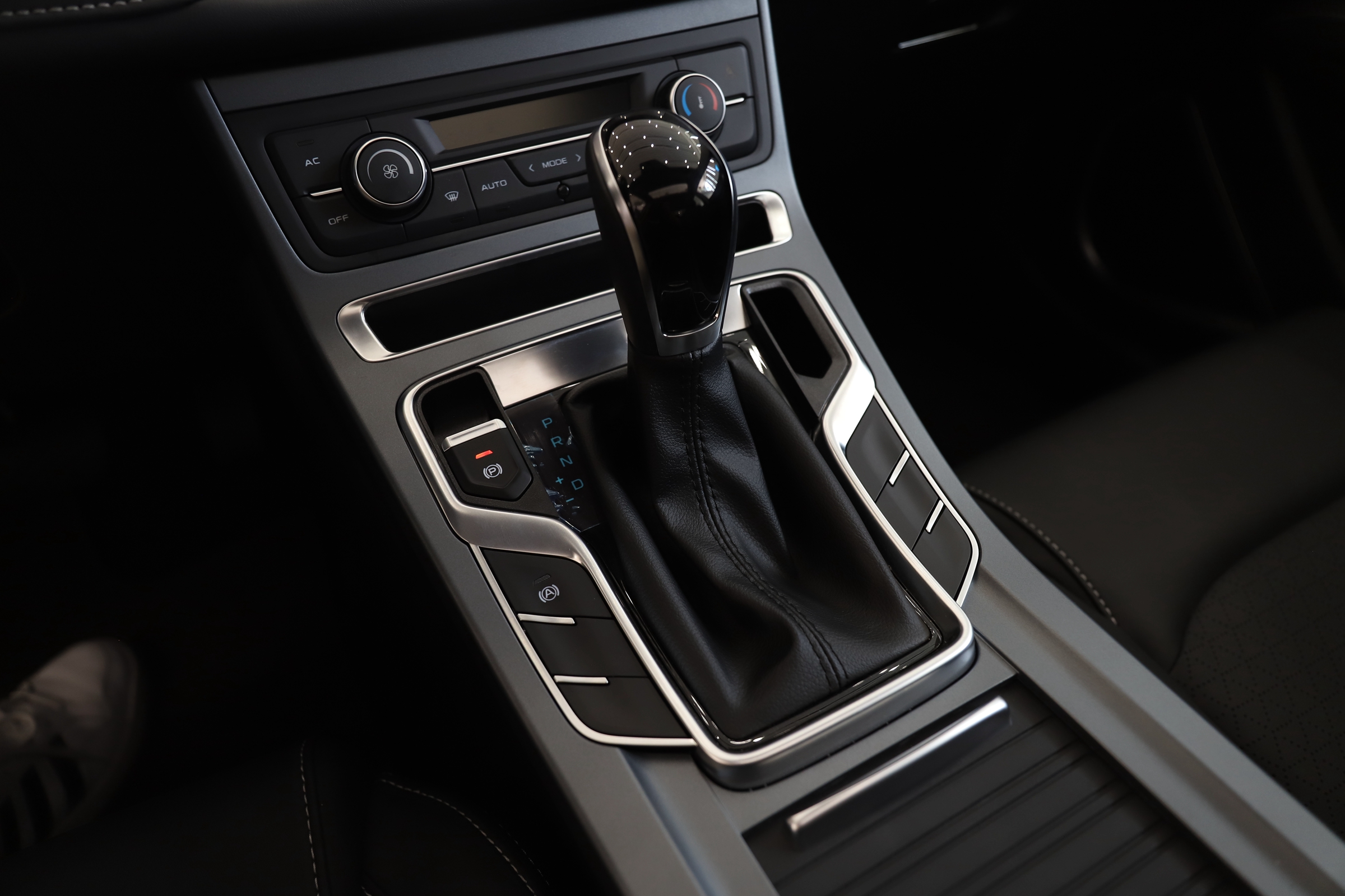 吉利帝豪UP豪华型,吉利帝豪2021款up向上版功能介绍