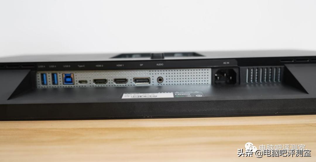 24寸带鱼屏显示器推荐,26寸带鱼屏显示器