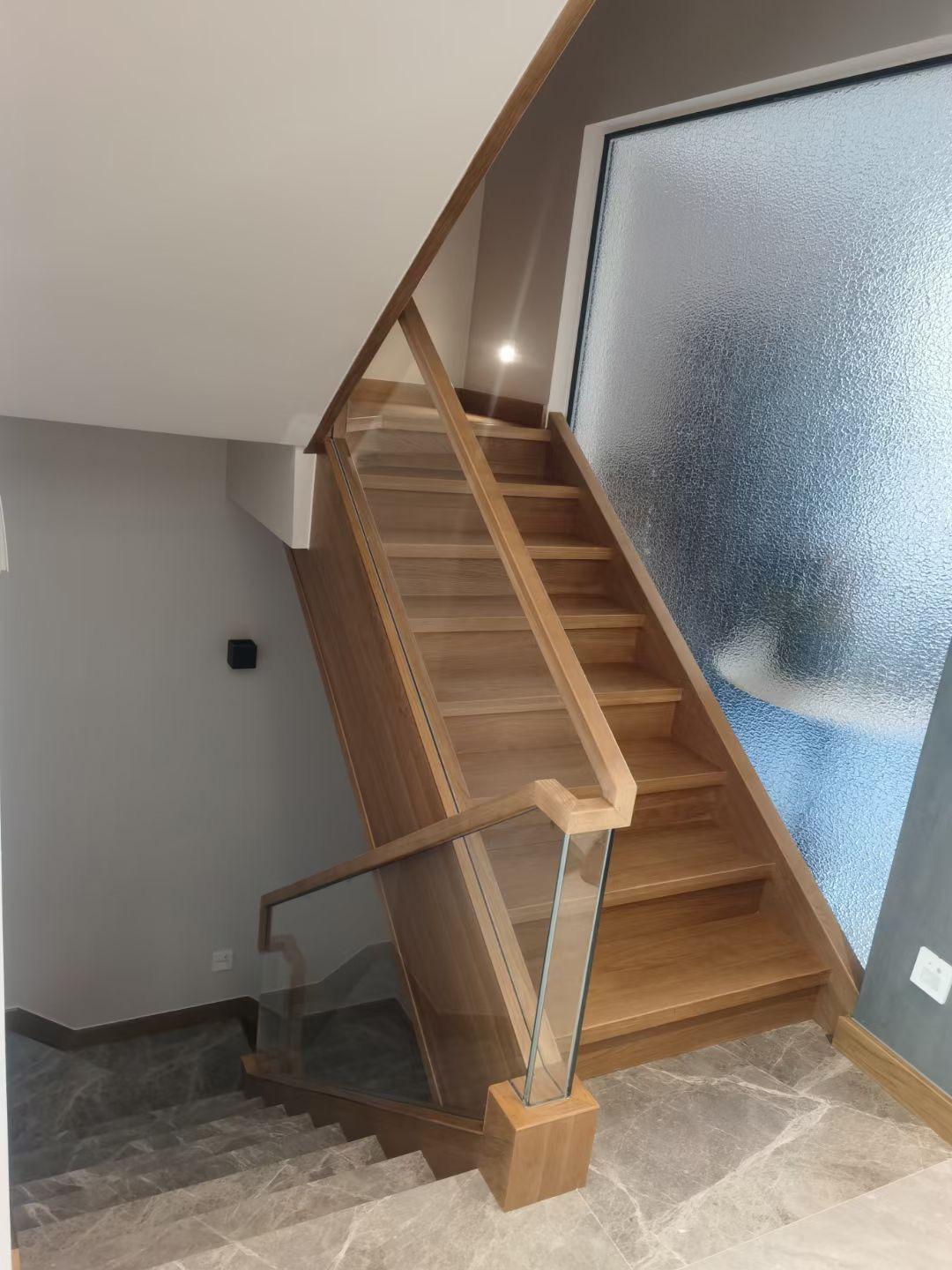 禾尔森 原木风格楼梯