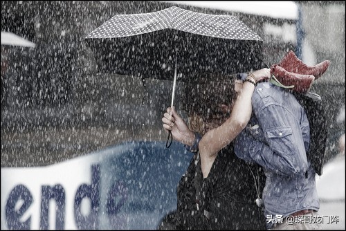 发现对方不爱自己主动提分手,女生明明不爱了为什么不提分手