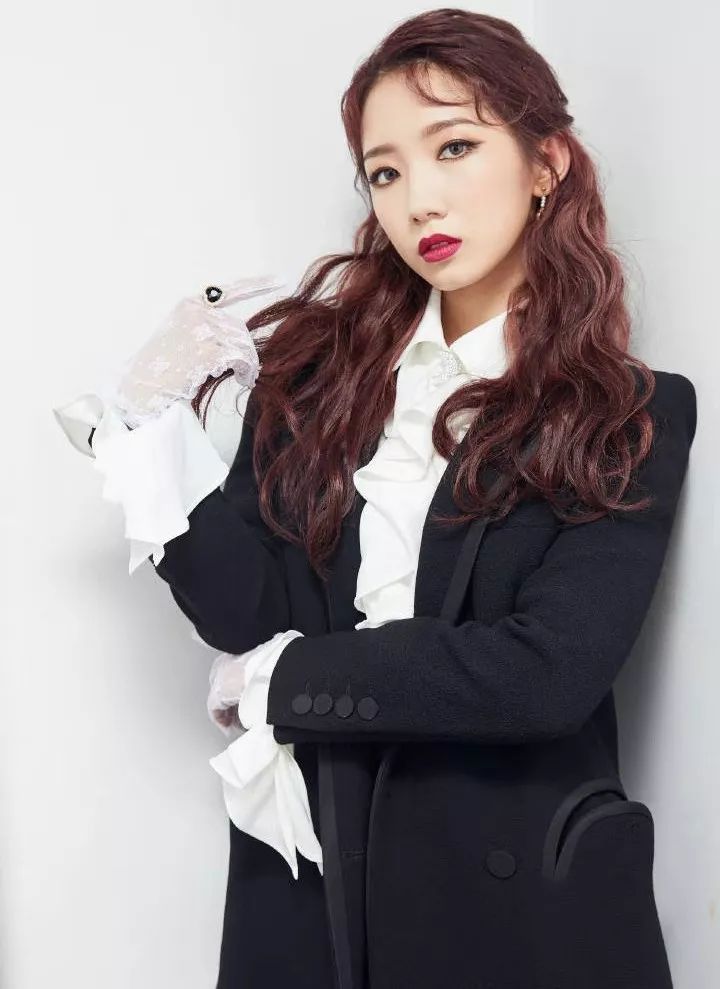 火箭少女正面照,火箭少女年轻照片