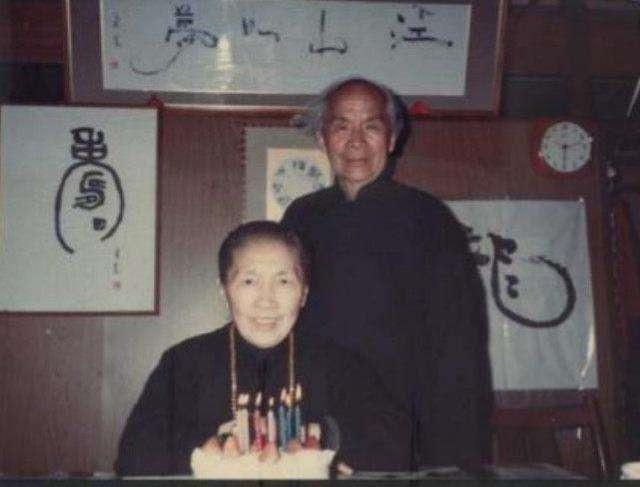 民国千金大小姐，14岁意外怀孕孩子生父反悔不娶，她直接带刀上门