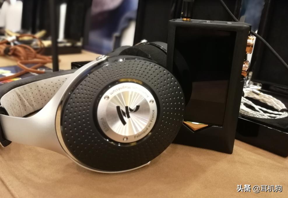 一副封闭版乌托邦耳机——法国劲浪新品高端头戴耳机Stellia简评
