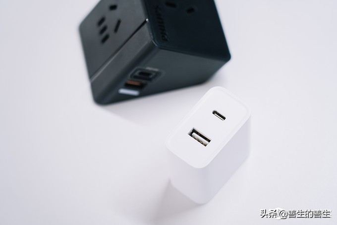 飞利浦原装充电器a7610,飞利浦充电宝带线20000毫安快充