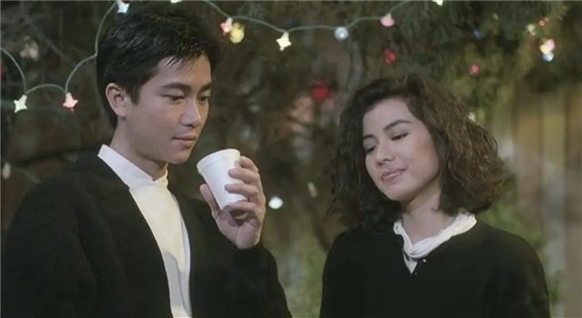 1987年，周润发32岁，钟楚红27岁，拍了一部难以超越的童话爱情