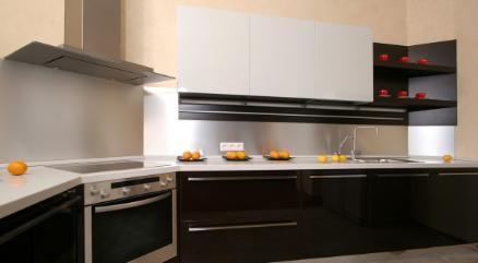 橱柜烤漆门板怎么清洁,汽车钢琴烤漆面板有油污怎么清理