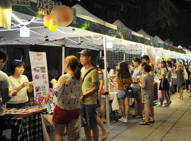 吾悦夜巷｜摆摊吧，一起打造我们自己的“网红夜市”