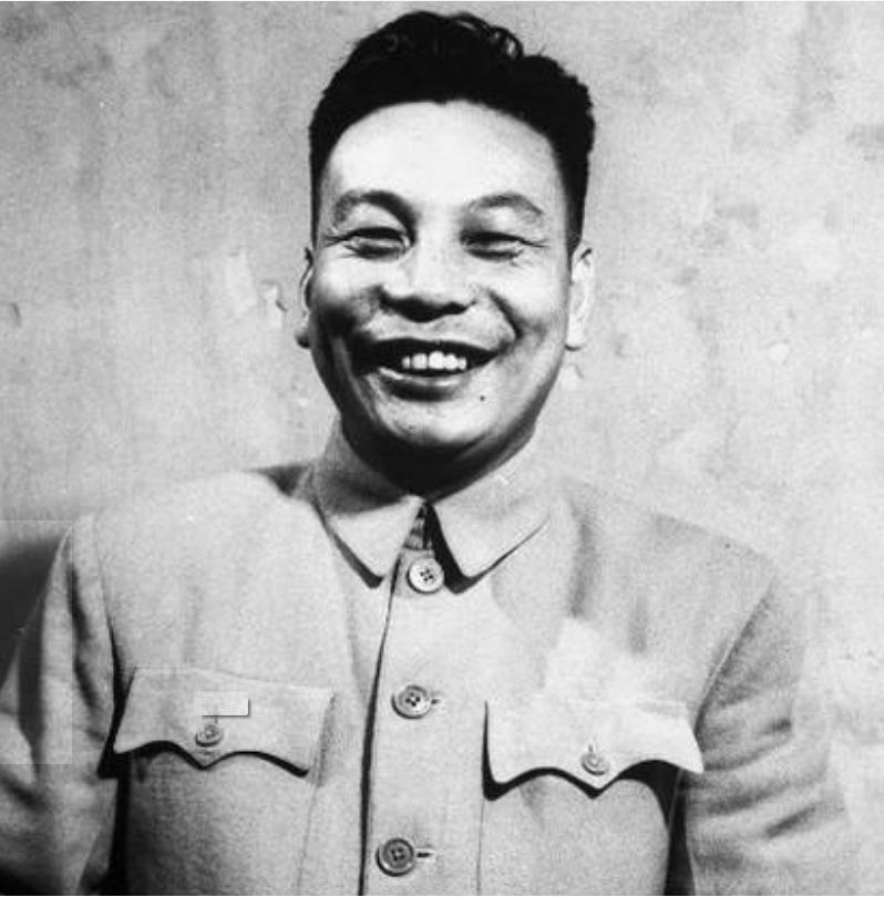 蒋介石晚年秘闻:遭飞来车祸,肛肠出血尿血,死因或与宋美龄有关