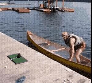 三个傻子跟我一块踢球gif,和两傻子在一起踢球gif