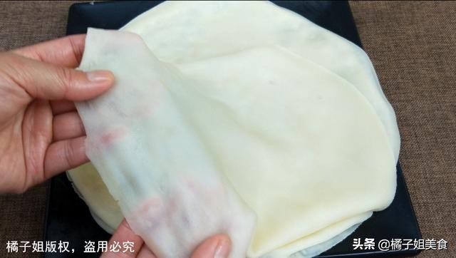 懒人版春饼做法不用揉面不用擀面,春饼学会这样做不用擀面不用蒸