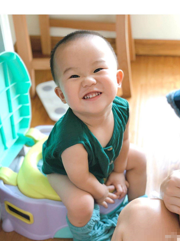 2岁宝宝戒不掉尿不湿,2周岁宝宝戒不掉尿不湿怎么办