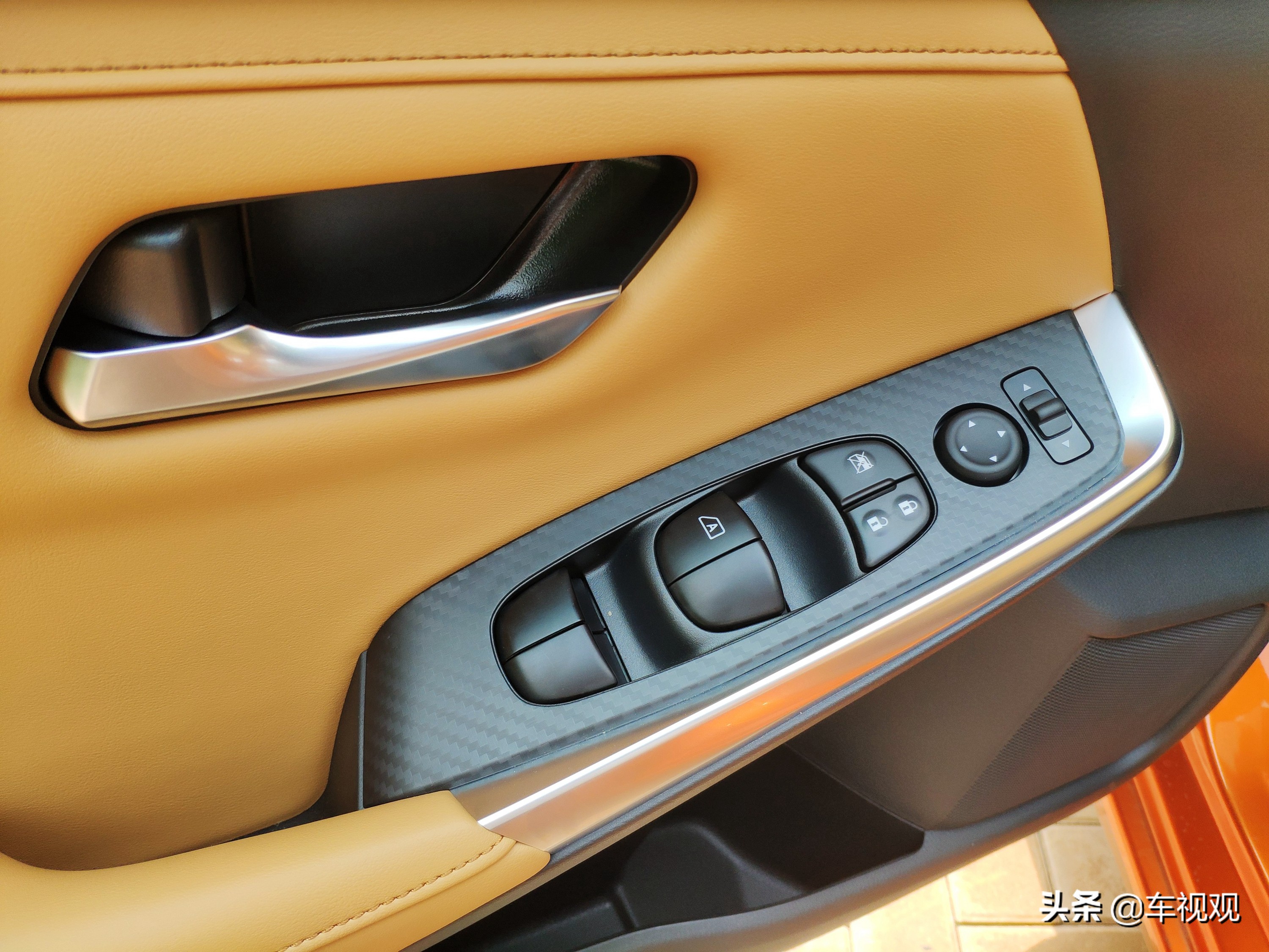 相信日系车的品质，花15万入手顶配日产轩逸，安全配置丰富