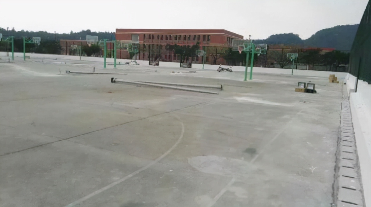 篮球场防水薄膜材质是什么,室内篮球场地板材质有哪些