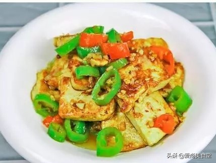 西红柿豆腐鸡蛋的做法简单又好吃,豆腐和鸡蛋比较好吃的做法