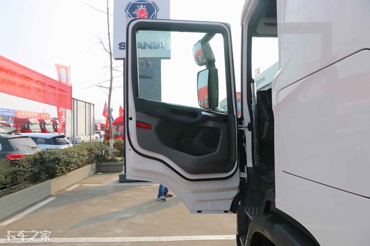 450匹马力的汽油车,450马力斯堪尼亚