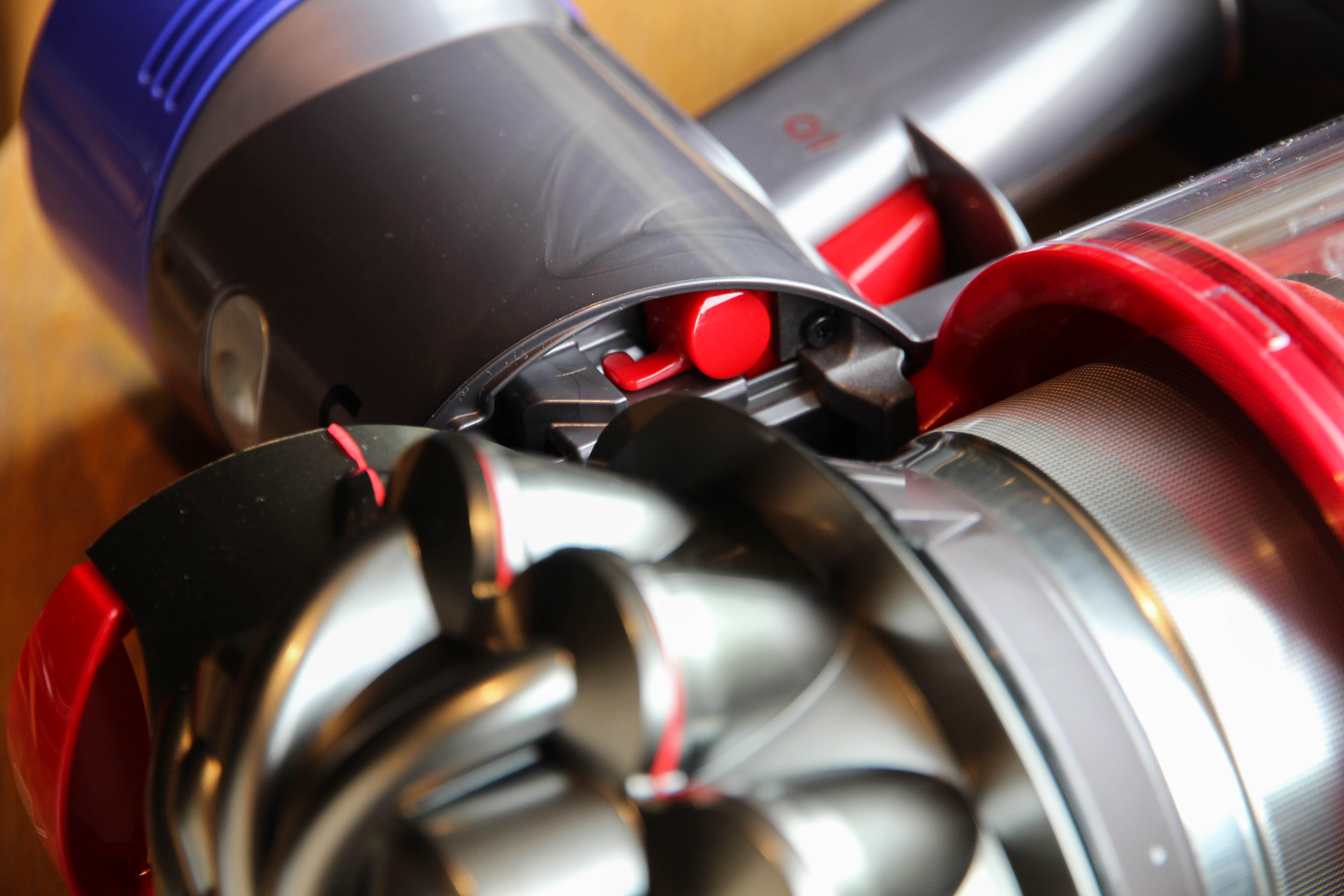 戴森吸尘器v8fluffyorigin拆洗,戴森吸尘器v8如何选择