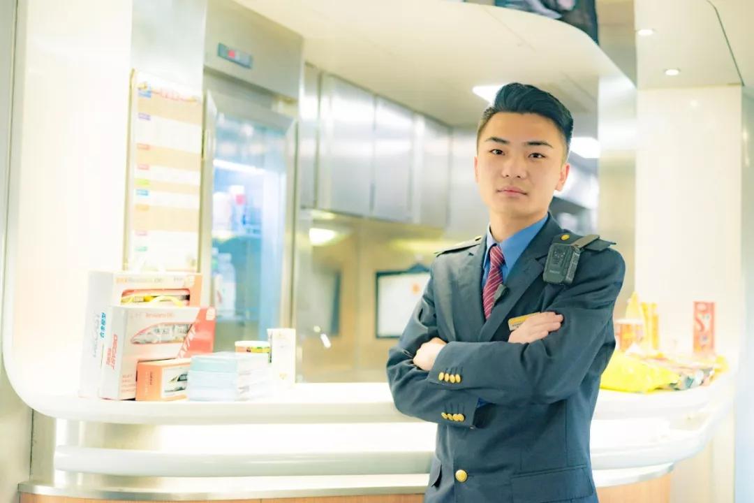 高铁餐服长是干嘛的,高铁餐服有哪些
