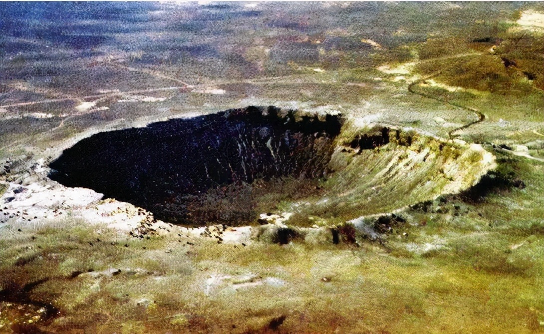 天启大爆炸：街上行人的衣服鞋袜全炸飞了，人没事！简直匪夷所思