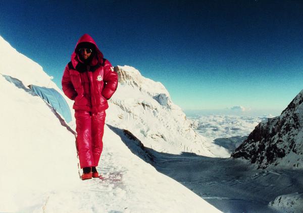 moncler羽绒服上万值不值,moncler盟可睐羽绒服款式