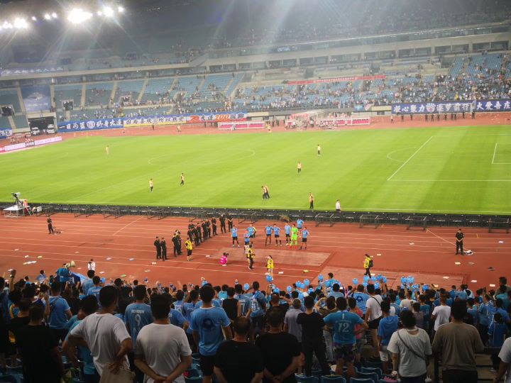 足球带来的激动和共鸣,足球将两种情绪演绎到了极致