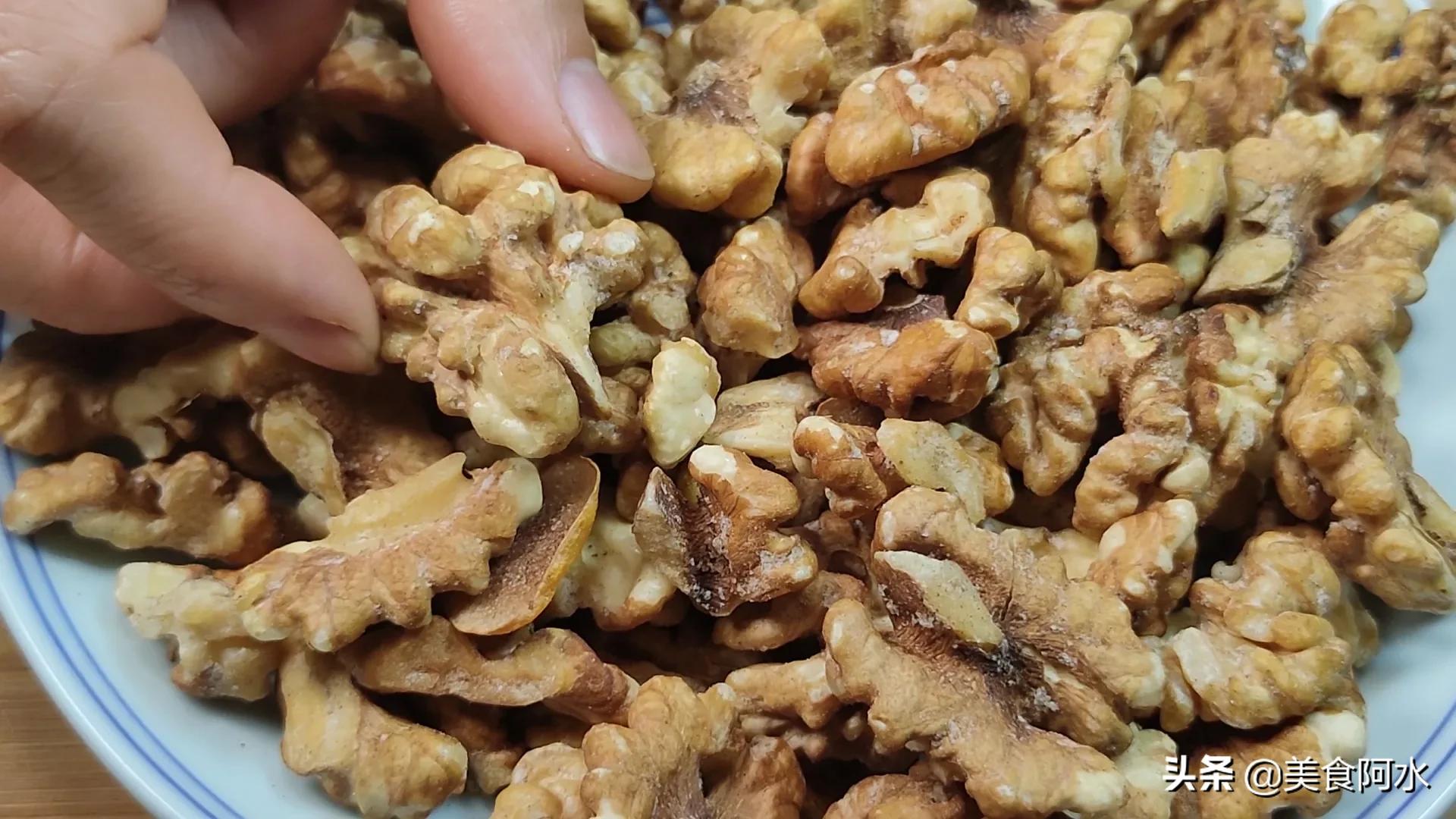 核桃和芝麻在一起怎么做好吃,核桃怎么做好吃椒盐