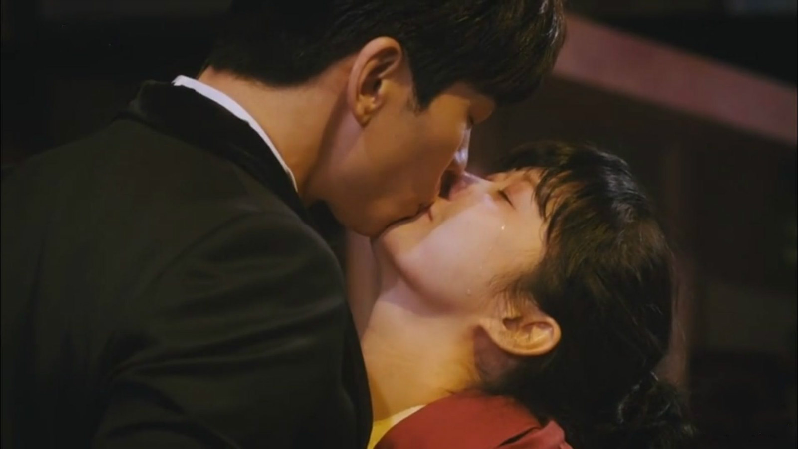 皇后的品格渣皇去世,皇后的品格皇后手撕渣皇