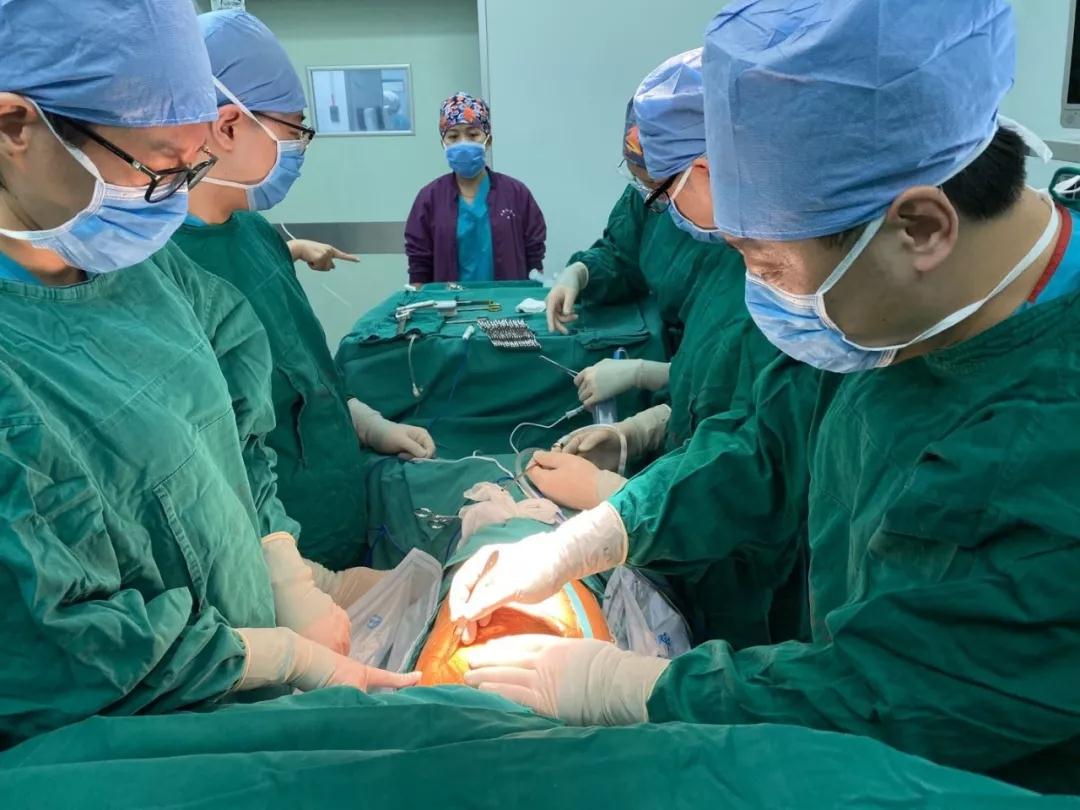 15岁男孩腹部肿瘤20公分后续,男孩巨大肿瘤手术后续