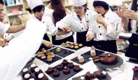 甜品店创业盈利能力,创新创业的甜品店商业模式